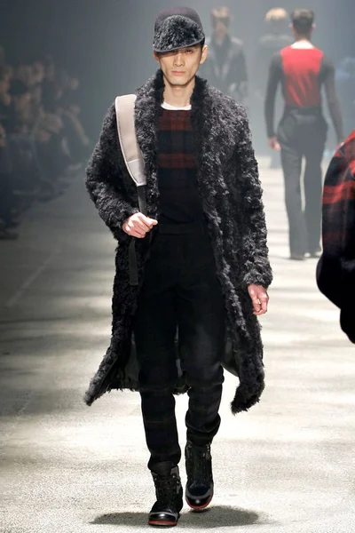 Look 28